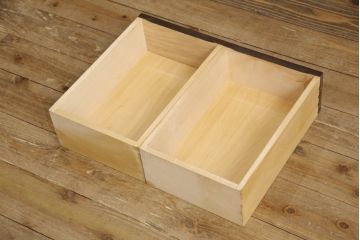 中古　北海道民芸家具　クラシカルな雰囲気が魅力のサイドボード(サイドキャビネット、収納棚、戸棚、リビングボード)(R-063155)