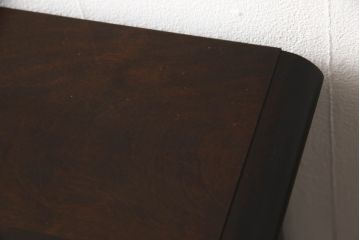 中古　北海道民芸家具　クラシカルな雰囲気が魅力のサイドボード(サイドキャビネット、収納棚、戸棚、リビングボード)(R-063155)