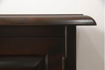 中古　北海道民芸家具　クラシカルな雰囲気が魅力のサイドボード(サイドキャビネット、収納棚、戸棚、リビングボード)(R-063155)
