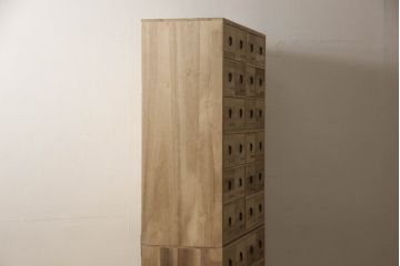 中古　美品　総桐材　引き出し44杯!細かな収納に便利な薬箪笥(小引き出し、小物収納、チェスト、桐箪笥、桐たんす)(R-063157)