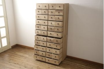 中古　美品　総桐材　引き出し44杯!細かな収納に便利な薬箪笥(小引き出し、小物収納、チェスト、桐箪笥、桐たんす)(R-063157)