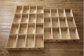 中古　美品　総桐材　引き出し44杯!細かな収納に便利な薬箪笥(小引き出し、小物収納、チェスト、桐箪笥、桐たんす)(R-063157)