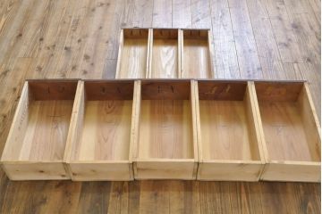 和製アンティーク　丸桟引き戸　凛とした美しさが上品な和を演出してくれる近江水屋箪笥(食器棚、戸棚、収納棚、キャビネット、重ね箪笥)(R-063171)