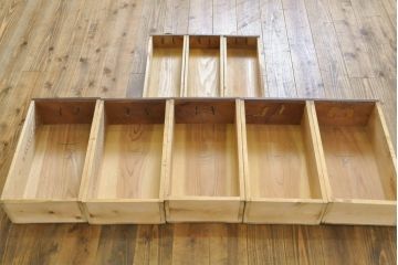 和製アンティーク　丸桟引き戸　凛とした美しさが上品な和を演出してくれる近江水屋箪笥サイドボード(食器棚、戸棚、収納棚、キャビネット)(R-063172)