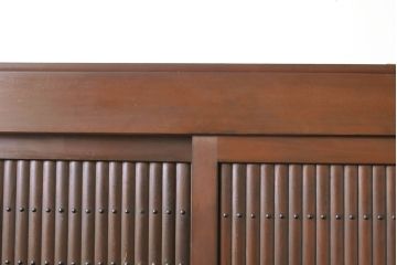 和製アンティーク　丸桟引き戸　凛とした美しさが上品な和を演出してくれる近江水屋箪笥サイドボード(食器棚、戸棚、収納棚、キャビネット)(R-063172)