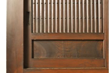 和製アンティーク　丸桟引き戸　凛とした美しさが上品な和を演出してくれる近江水屋箪笥サイドボード(食器棚、戸棚、収納棚、キャビネット)(R-063172)