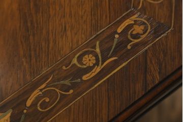 イギリスアンティーク　高級品!!　凝ったデザインの象嵌入り!!クラシカルな佇まいのオクタゴンテーブル(ダイニングテーブル、4人掛け、4P、八角形デスク)(R-063178)