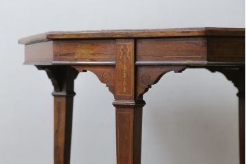 イギリスアンティーク　高級品!!　凝ったデザインの象嵌入り!!クラシカルな佇まいのオクタゴンテーブル(ダイニングテーブル、4人掛け、4P、八角形デスク)(R-063178)