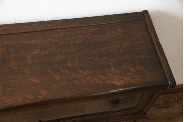 イギリスアンティーク　オーク材　丸みを帯びたフォルムが魅力的!!スライド扉付きスタッキングブックケース(飾り棚、収納棚、戸棚、本箱、サイドキャビネット)(R-063179)