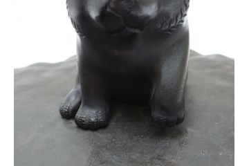 水戸金工　一柳友善作　在銘　銅製　子犬　置物(共箱付き、水戸彫り、水府彫金、一柳友喜、一柳派、ブロンズ、戯れる子犬、三匹)(R-063189)