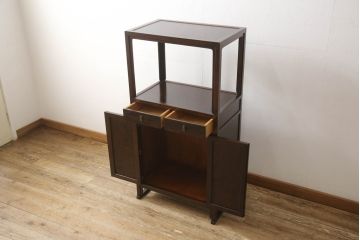 中古　美品　松本民芸家具　132型　和モダンなお部屋づくりにおすすめの朝鮮棚(茶棚、飾り棚、戸棚、収納棚)(定価約55万円)(R-063196)
