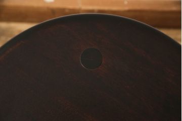 中古　松本民芸家具　丸みを帯びたフォルムが可愛らしい三脚スツール(板座チェア、椅子、イス、花台)(定価約4万)(R-063200)