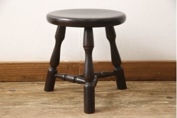 中古　松本民芸家具　丸みを帯びたフォルムが可愛らしい三脚スツール(板座チェア、椅子、イス、花台)(定価約4万)(R-063200)
