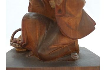 彫刻家　三国慶一　木彫の置物(少女、女の子、着物、石榴、ざくろ、ザクロ)(R-063204)