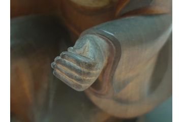 彫刻家　三国慶一　木彫の置物(少女、女の子、着物、石榴、ざくろ、ザクロ)(R-063204)