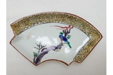  	明治期　九谷焼　二重角福　色絵　木に鳥文　変形皿5枚セット(共箱付き、和皿、和食器)(R-063205)