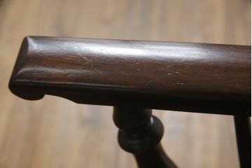 中古　松本民芸家具　#44A型　シックな色合いとクラシカルな佇まいが魅力のウィンザーチェア(ウインザーチェア、アームチェア、板座チェア、ダイニングチェア、椅子、イス)(定価約20万円)(R-063209)