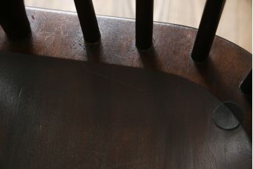 中古　松本民芸家具　#44A型　シックな色合いとクラシカルな佇まいが魅力のウィンザーチェア(ウインザーチェア、アームチェア、板座チェア、ダイニングチェア、椅子、イス)(定価約20万円)(R-063209)