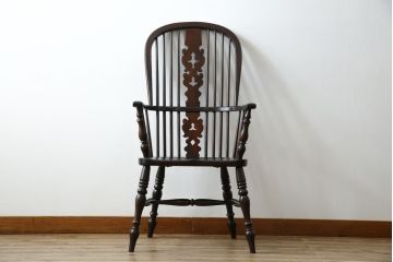 中古　松本民芸家具　#44A型　シックな色合いとクラシカルな佇まいが魅力のウィンザーチェア(ウインザーチェア、アームチェア、板座チェア、ダイニングチェア、椅子、イス)(定価約20万円)(R-063212)