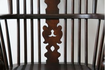 中古　松本民芸家具　#44A型　シックな色合いとクラシカルな佇まいが魅力のウィンザーチェア(ウインザーチェア、アームチェア、板座チェア、ダイニングチェア、椅子、イス)(定価約20万円)(R-063212)