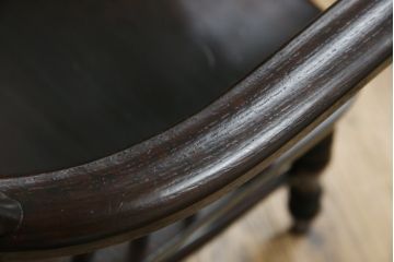中古　松本民芸家具　#44A型　シックな色合いとクラシカルな佇まいが魅力のウィンザーチェア(ウインザーチェア、アームチェア、板座チェア、ダイニングチェア、椅子、イス)(定価約20万円)(R-063212)
