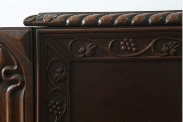 イギリスアンティーク　希少!　美品　オーク材　重厚な佇まいが魅力的なサーバーキャビネット(サイドボード、戸棚、収納棚)(R-063215)