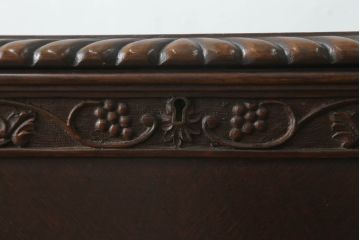 イギリスアンティーク　希少!　美品　オーク材　重厚な佇まいが魅力的なサーバーキャビネット(サイドボード、戸棚、収納棚)(R-063215)