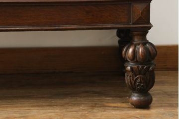 イギリスアンティーク　希少!　美品　オーク材　重厚な佇まいが魅力的なサーバーキャビネット(サイドボード、戸棚、収納棚)(R-063215)