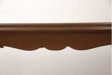 中古　美品　横浜クラシック家具　ダニエル(daniel)　ヨーロピアンな装飾が上品なダイニングテーブル(ミッシェルテーブル、4人掛け、6人掛け)(定価約46万円)(R-063217)