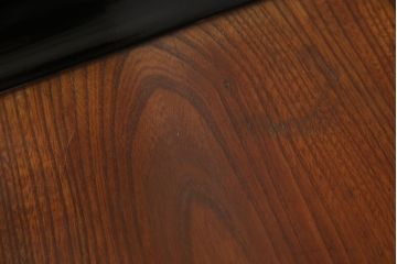 和製アンティーク　美品　総欅(ケヤキ)材　前面玉杢　総漆塗り　はっきりとした杢目が目を引く庄内小引き出し(小物収納、卓上収納)(R-063218)