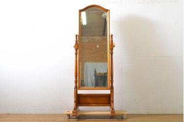 中古　横浜クラシック家具　ダニエル(Daniel)　挽物細工がおしゃれなスタンドミラー(姿見、鏡)(定価約22万円)(R-063220)