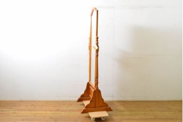 中古　横浜クラシック家具　ダニエル(Daniel)　挽物細工がおしゃれなスタンドミラー(姿見、鏡)(定価約22万円)(R-063220)