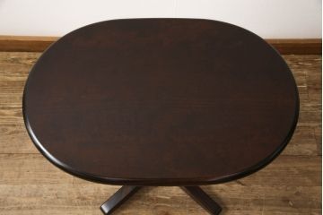 中古　北海道民芸家具　シックな佇まいの楕円形サイドテーブル(カフェテーブル、コーヒーテーブル)(R-063221)