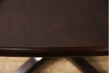 中古　北海道民芸家具　シックな佇まいの楕円形サイドテーブル(カフェテーブル、コーヒーテーブル)(R-063221)
