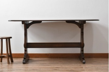 イギリスヴィンテージ　ERCOL(アーコール)　クラシカルな雰囲気漂うダイニングテーブル(4人掛け、6人掛け、食卓、ヴィンテージ)(R-063223)