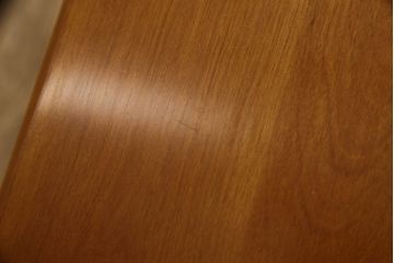 中古　横浜クラシック家具　ダニエル(Daniel)　丸みのある取っ手が可愛らしいサイドチェスト(脇机、小引き出し)(R-063224)