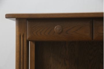 中古　北海道旭川家具　山室家具製作所　ナラ材　ハートメイドファニチャー　ESPOIR(エスポアール)　　取っ手のかざぐるまのモチーフが可愛らしいサイドテーブル(サイドキャビネット、収納棚、戸棚)(R-063226)