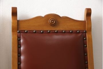 中古　美品　横浜クラシック家具　ダニエル(daniel)　ミッシェル　本革　クラシカルな雰囲気漂うデザインがおしゃれなレザーチェア2脚セット(ダイニングチェア、椅子、本革)(1脚定価約20万円)(R-063229)
