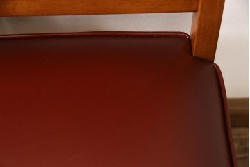 中古　美品　横浜クラシック家具　ダニエル(daniel)　ミッシェル　本革　クラシカルな雰囲気漂うデザインがおしゃれなレザーチェア2脚セット(ダイニングチェア、椅子、本革)(1脚定価約20万円)(R-063229)