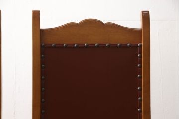 中古　美品　横浜クラシック家具　ダニエル(daniel)　ミッシェル　本革　クラシカルな雰囲気漂うデザインがおしゃれなレザーチェア2脚セット(ダイニングチェア、椅子、本革)(1脚定価約20万円)(R-063229)