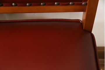 中古　美品　横浜クラシック家具　ダニエル(daniel)　ミッシェル　本革　クラシカルな雰囲気漂うデザインがおしゃれなレザーチェア2脚セット(ダイニングチェア、椅子、本革)(1脚定価約20万円)(R-063230)