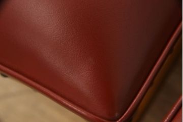 中古　美品　横浜クラシック家具　ダニエル(daniel)　ミッシェル　本革　クラシカルな雰囲気漂うデザインがおしゃれなレザーチェア2脚セット(ダイニングチェア、椅子、本革)(1脚定価約20万円)(R-063230)