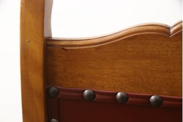 中古　美品　横浜クラシック家具　ダニエル(daniel)　ミッシェル　本革　クラシカルな雰囲気漂うデザインがおしゃれなレザーチェア2脚セット(ダイニングチェア、椅子、本革)(1脚定価約20万円)(R-063230)