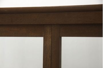 和製アンティーク　4枚引き戸が特徴的な脚付きガラスケース(ショーケース、飾り棚、陳列棚、店舗什器)(R-063235)
