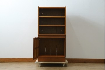 イギリスビンテージ　nathan(ネイサン)　スタイリッシュなデザインがお洒落なサイドキャビネット　(R-063240)