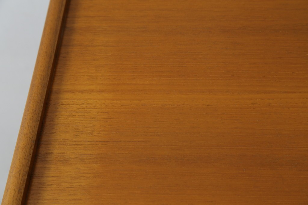 イギリスビンテージ　nathan(ネイサン)　スタイリッシュなデザインがお洒落なサイドキャビネット　(R-063240)