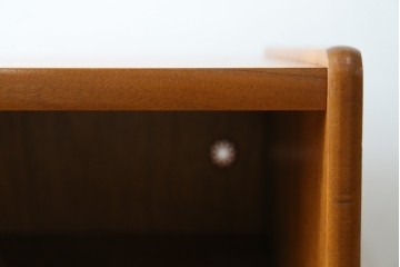 イギリスビンテージ　nathan(ネイサン)　スタイリッシュなデザインがお洒落なサイドキャビネット　(R-063240)