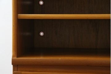 イギリスビンテージ　nathan(ネイサン)　スタイリッシュなデザインがお洒落なサイドキャビネット　(R-063240)