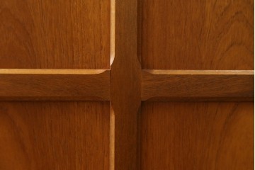 イギリスビンテージ　nathan(ネイサン)　スタイリッシュなデザインがお洒落なサイドキャビネット　(R-063240)