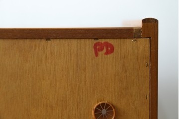 イギリスビンテージ　nathan(ネイサン)　スタイリッシュなデザインがお洒落なサイドキャビネット　(R-063240)